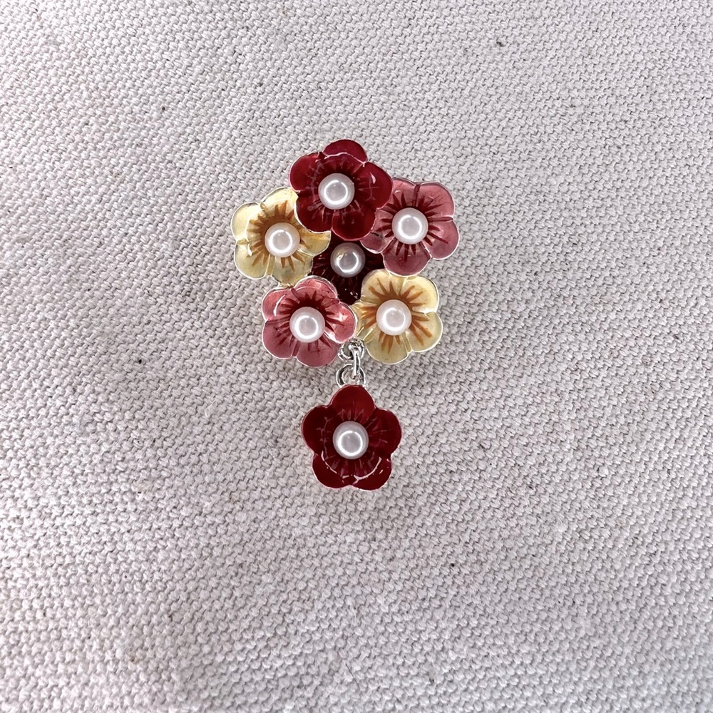 Small Vintage Floral Drop Faux Pearl Silver Tone Brooch Pin